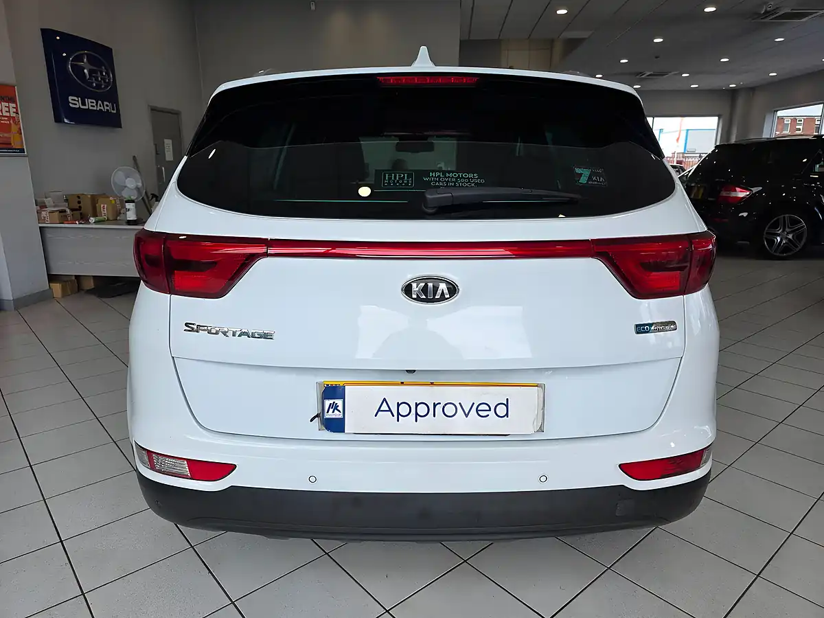 Used 2018 Kia Sportage 2 White - Interior and Exterior details 8