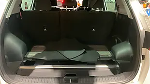 Used 2018 Kia Sportage 2 White - Interior and Exterior details 9