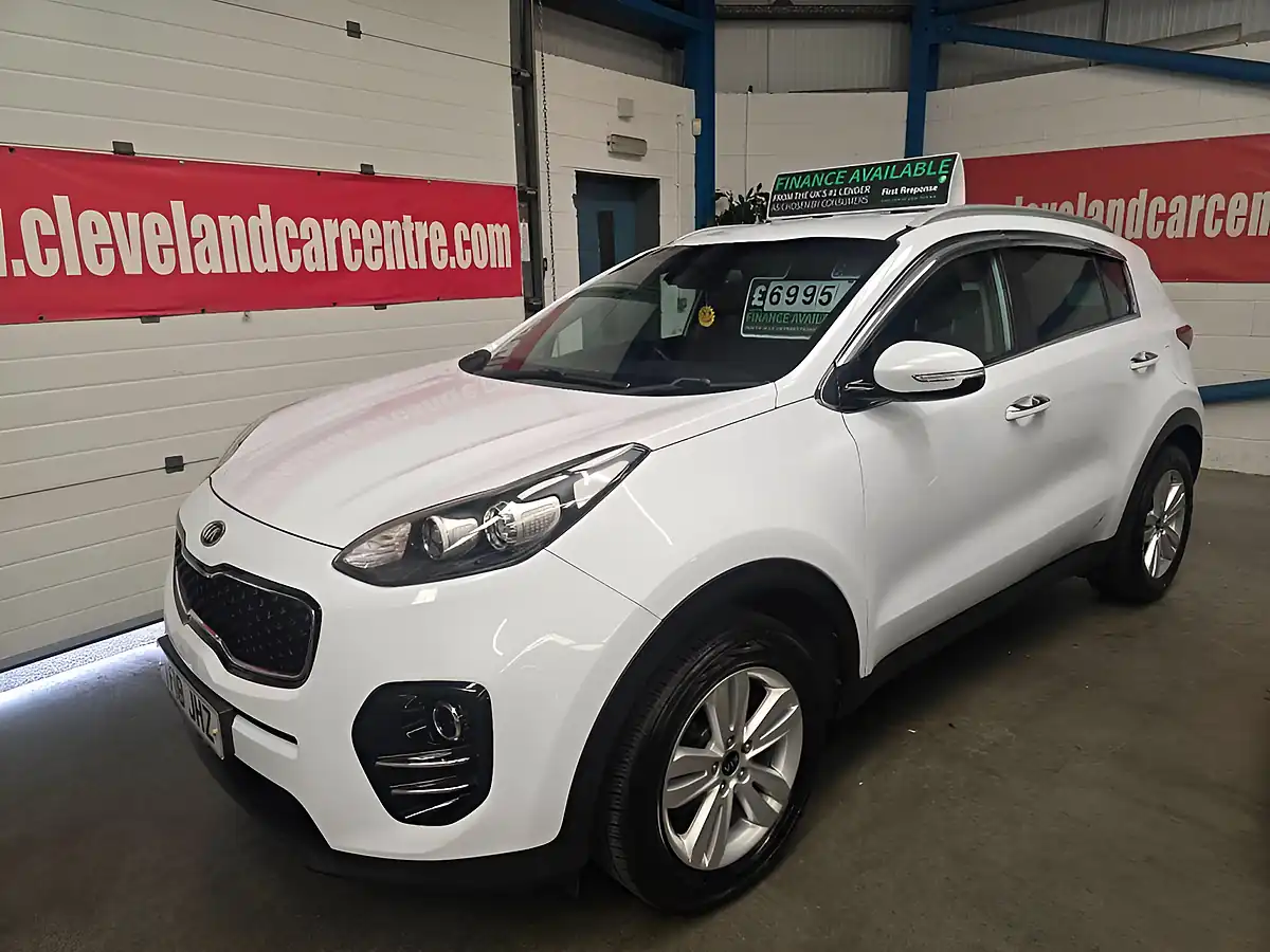 Used 2018 Kia Sportage 2 White - Front View