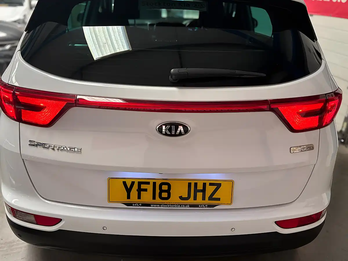 Used 2018 Kia Sportage 2 White - Interior and Exterior details 5