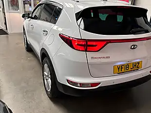 Used 2018 Kia Sportage 2 White - Interior and Exterior details 6