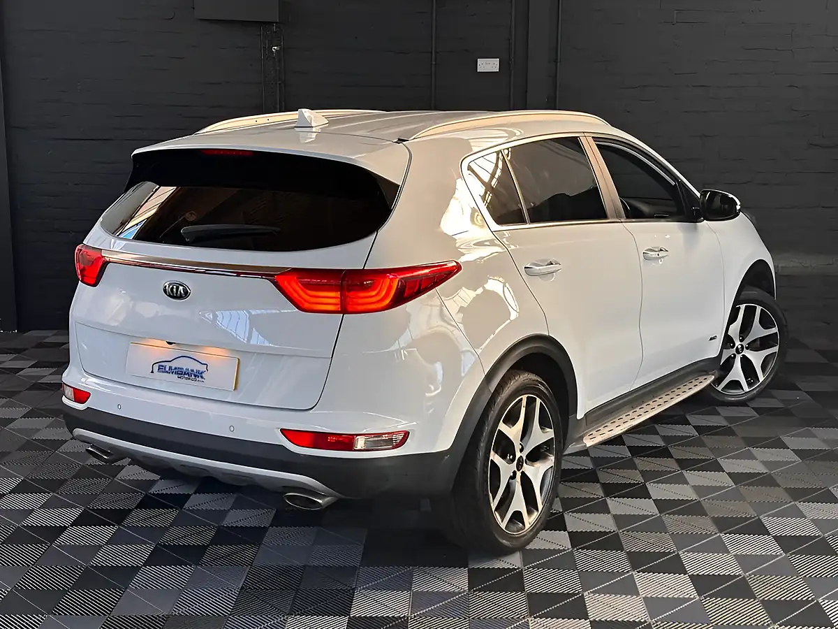 Used 2018 Kia Sportage 3 Arctic White - Interior and Exterior details 12