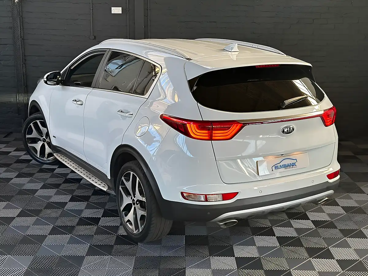 Used 2018 Kia Sportage 3 Arctic White - Interior and Exterior details 17