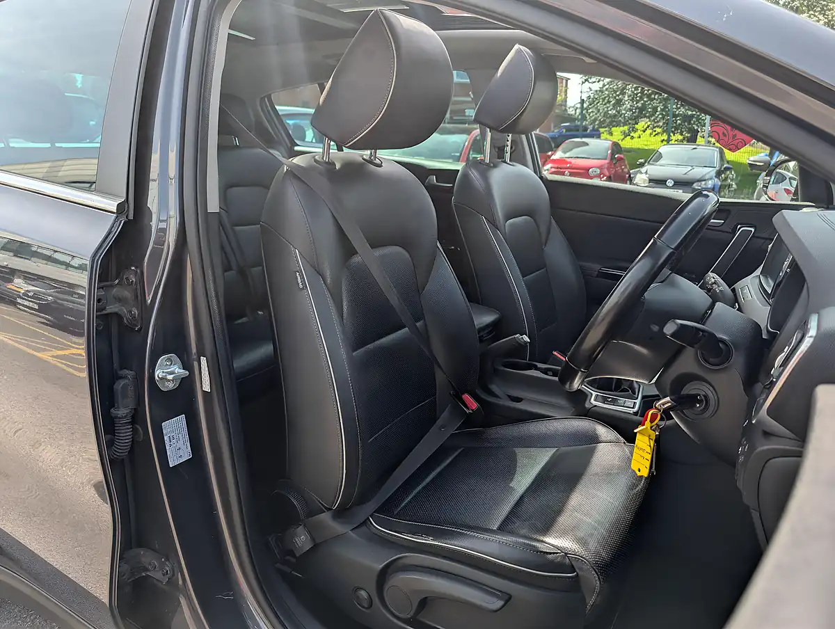 Used 2018 Kia Sportage 3 - Interior and Exterior details 12