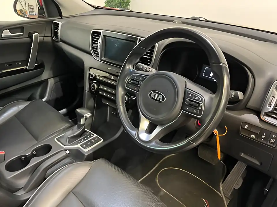 Used 2018 Kia Sportage 3 Red - Interior and Exterior details 3