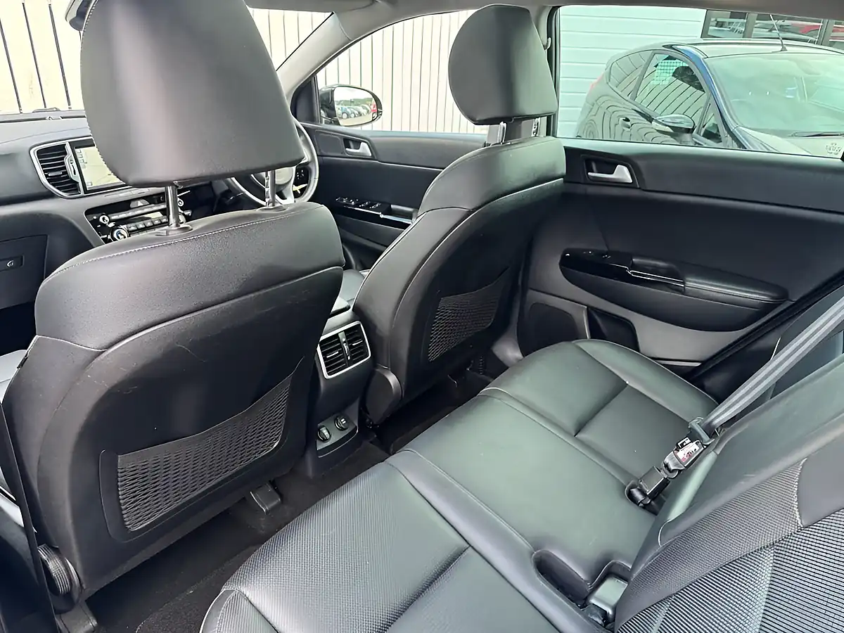 Used 2018 Kia Sportage 3 Silver - Interior and Exterior details 13
