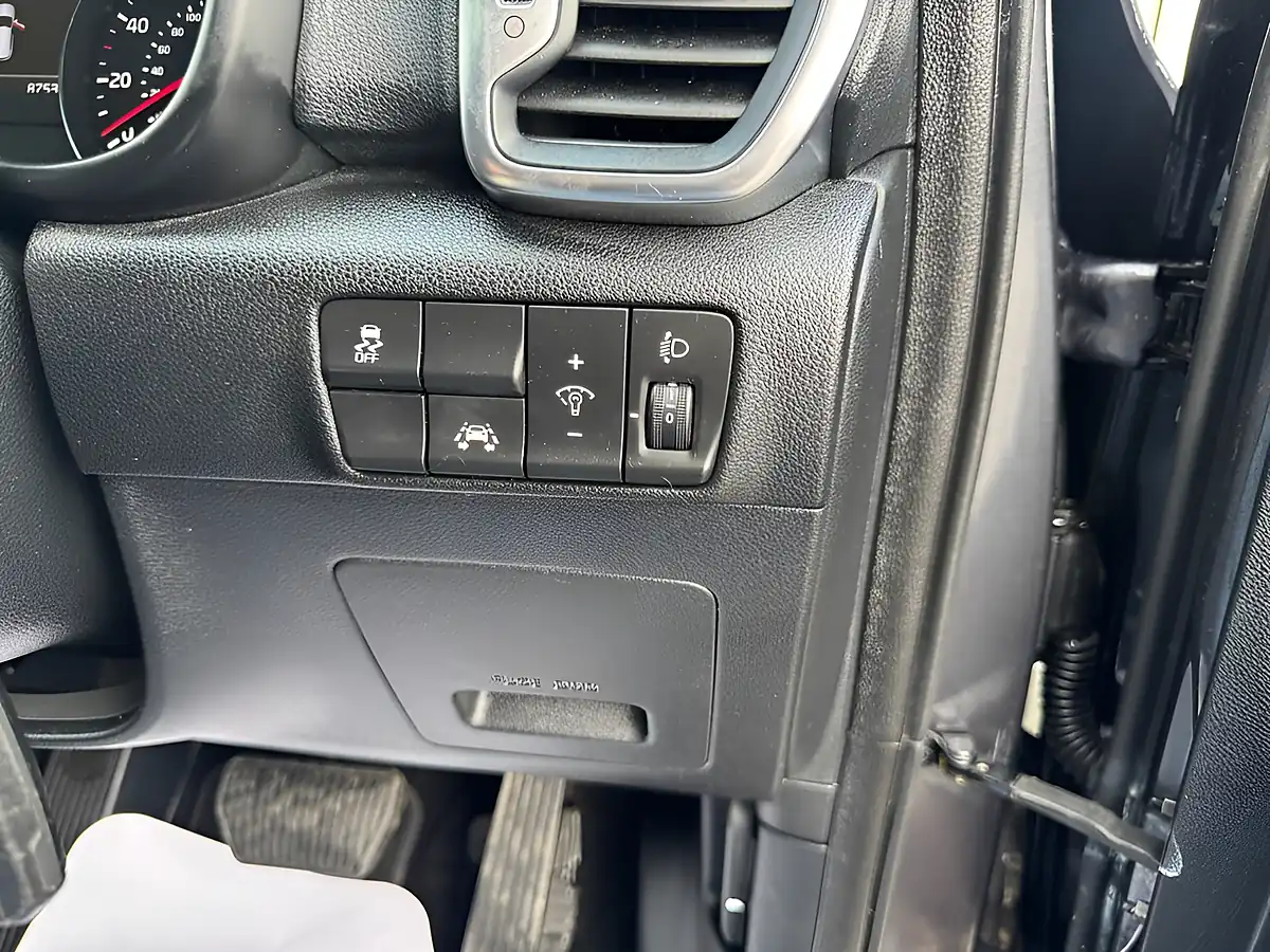 Used 2018 Kia Sportage 3 Silver - Interior and Exterior details 19