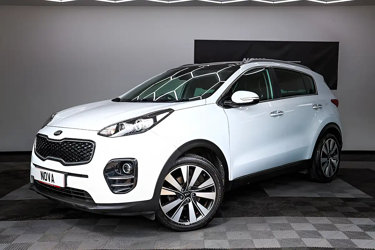 Used 2018 Kia Sportage 3 White - Interior and Exterior details 2