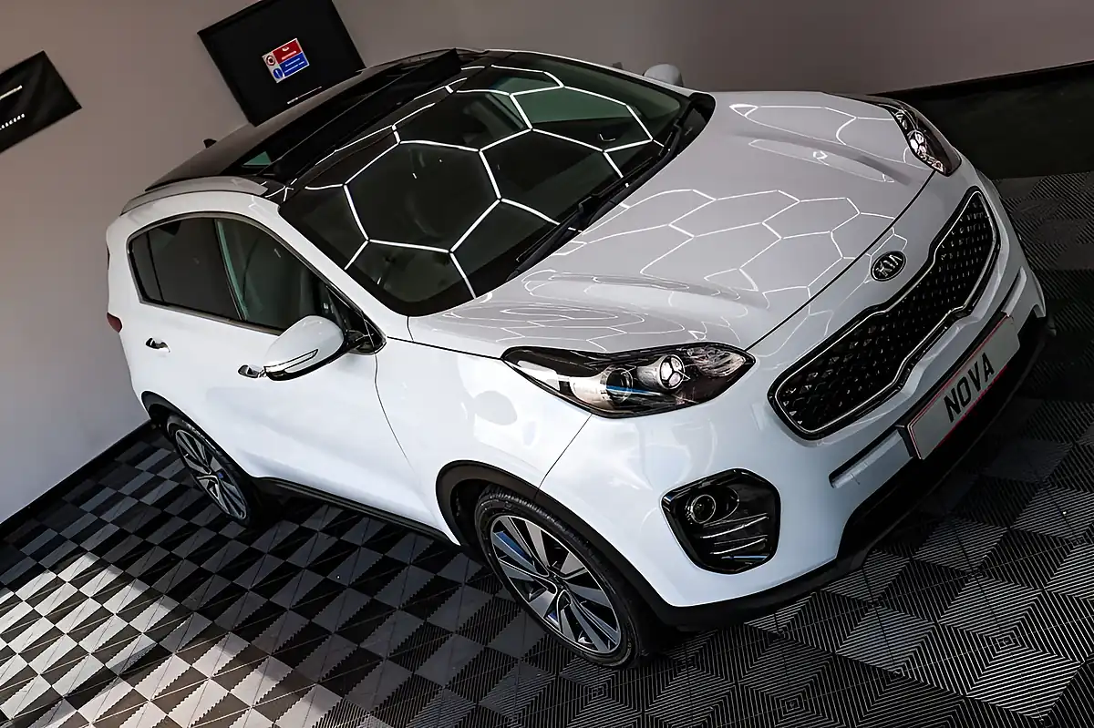 Used 2018 Kia Sportage 3 White - Interior and Exterior details 4