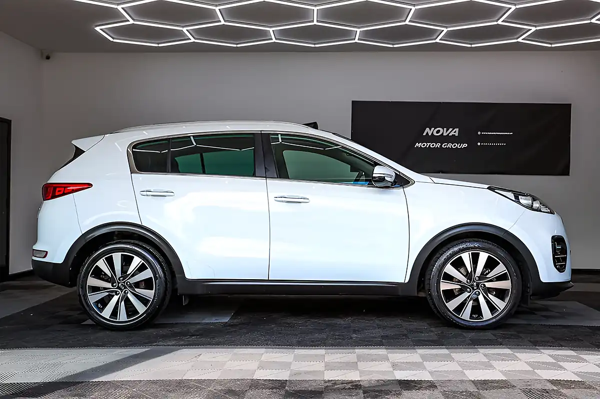 Used 2018 Kia Sportage 3 White - Interior and Exterior details 5