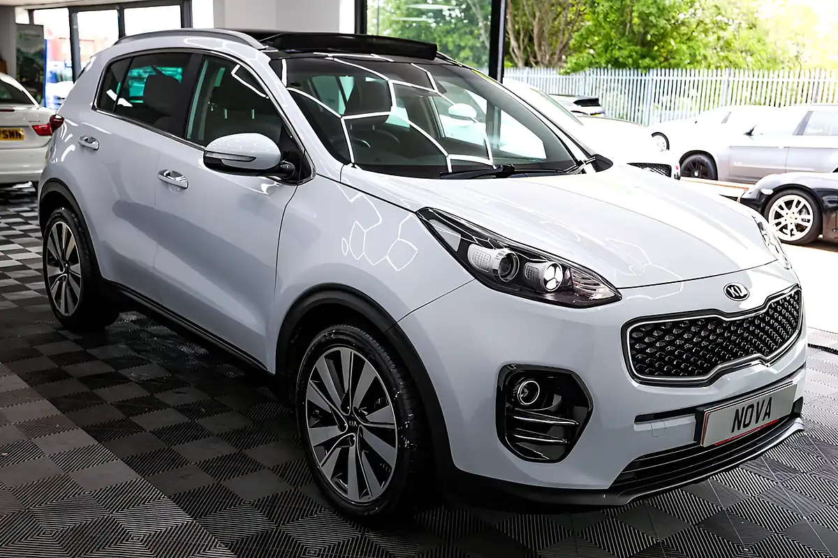 Used 2018 Kia Sportage 3 White - Interior and Exterior details 9