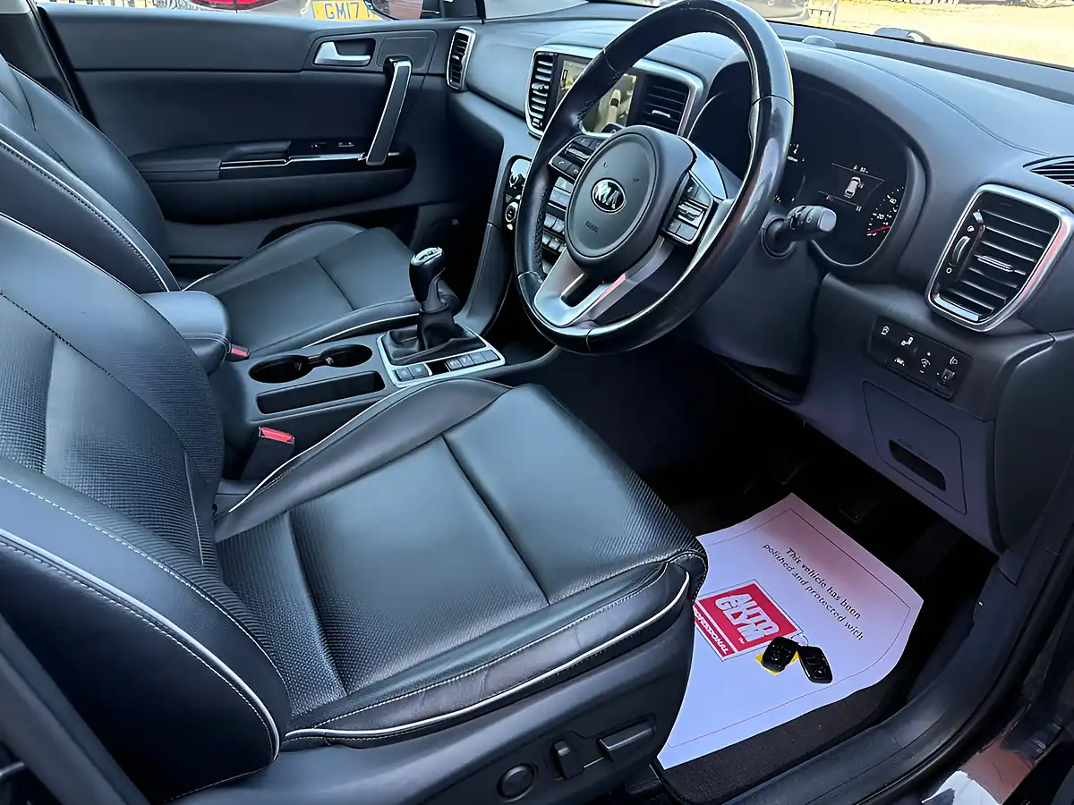 Used 2018 Kia Sportage 4 Black - Interior and Exterior details 8