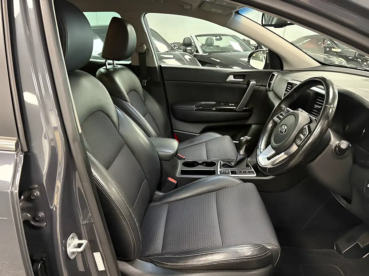 Used 2018 Kia Sportage Edition 25 Grey - Interior and Exterior details 14