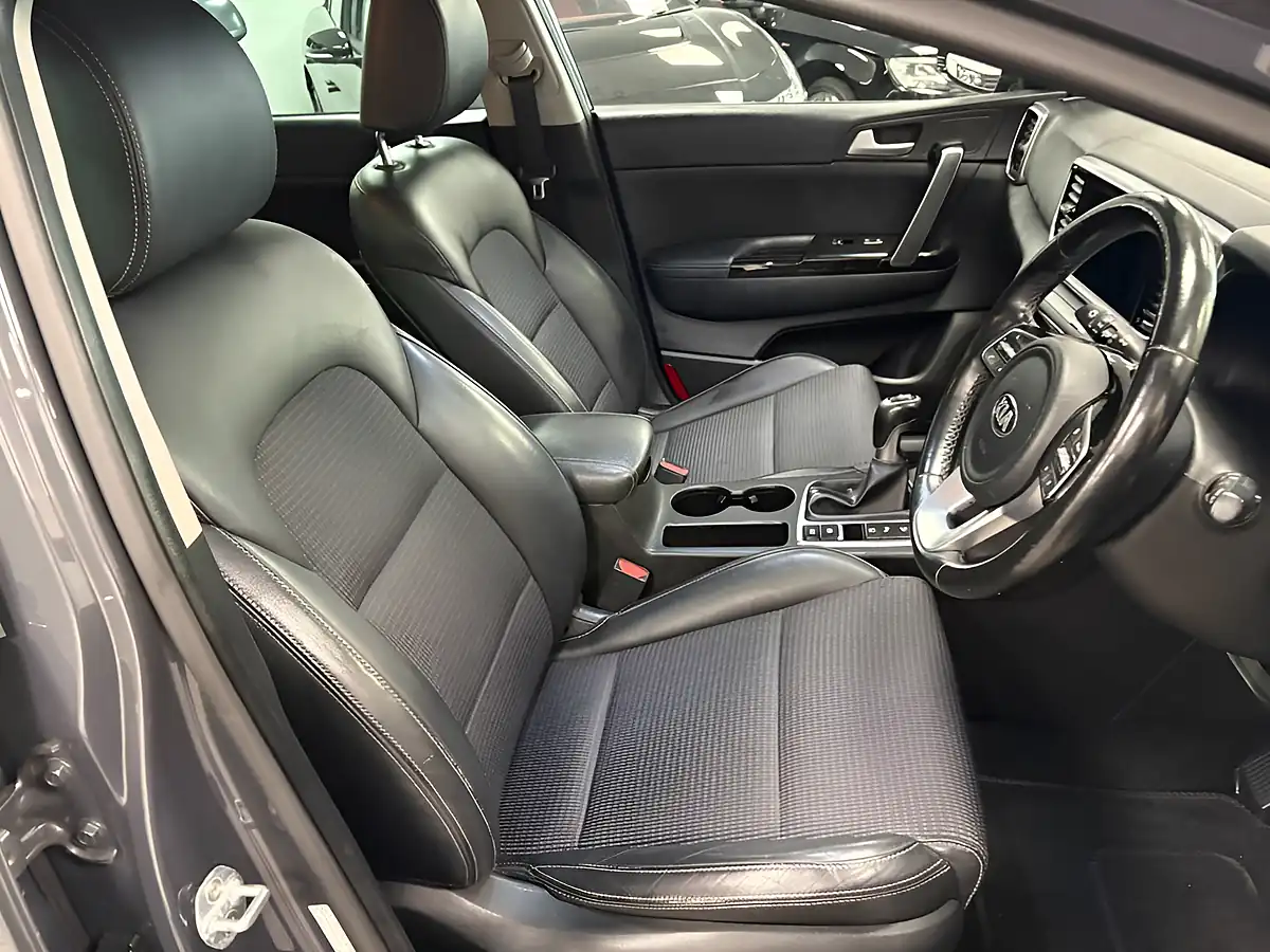 Used 2018 Kia Sportage Edition 25 Grey - Interior and Exterior details 16