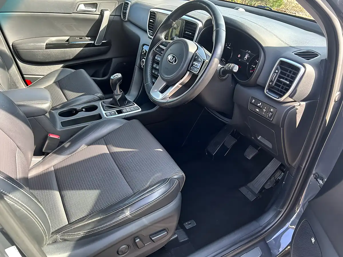 Used 2018 Kia Sportage Edition 25 Grey - Interior and Exterior details 8