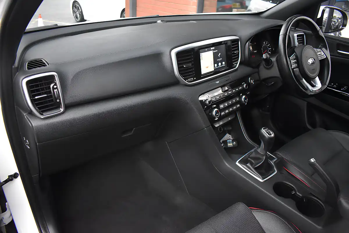 Used 2018 Kia Sportage GT-Line Fusion White - Interior and Exterior details 13