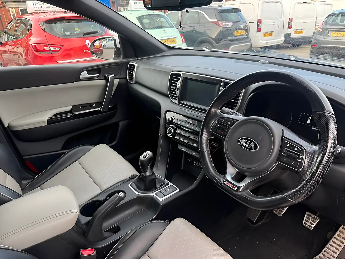Used 2018 Kia Sportage GT-Line Fusion White - Interior and Exterior details 2