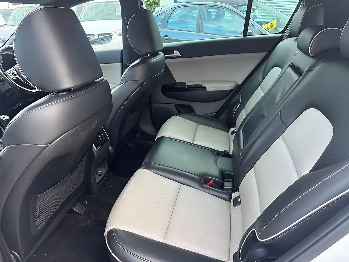 Used 2018 Kia Sportage GT-Line Fusion White - Interior and Exterior details 7