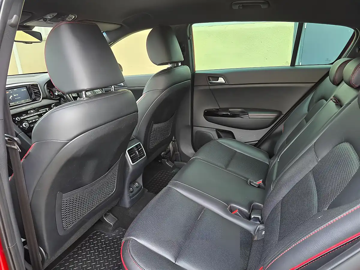 Used 2018 Kia Sportage GT-Line Red - Interior and Exterior details 13