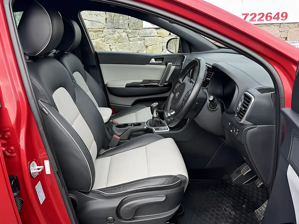Used 2018 Kia Sportage GT-Line Red - Interior and Exterior details 5