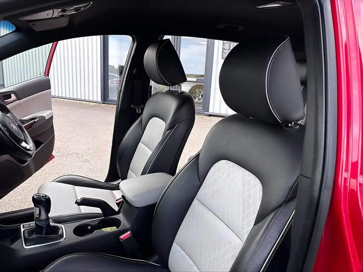 Used 2018 Kia Sportage GT-Line Red - Interior and Exterior details 15