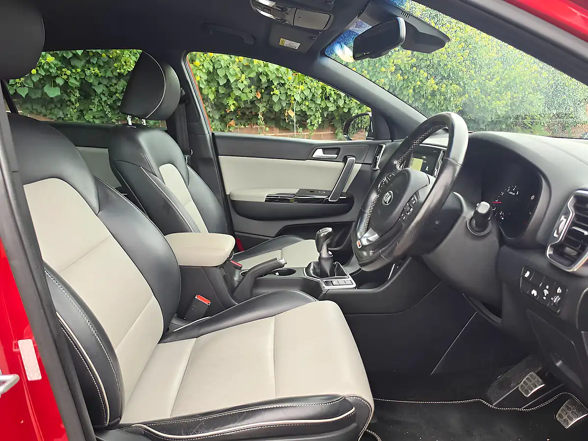 Used 2018 Kia Sportage GT-Line Red - Interior and Exterior details 10