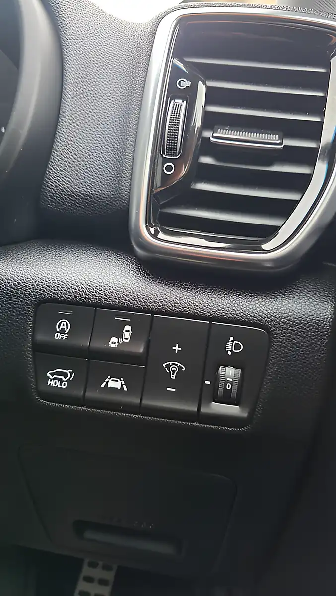 Used 2018 Kia Sportage GT-Line S Silver - Interior and Exterior details 12
