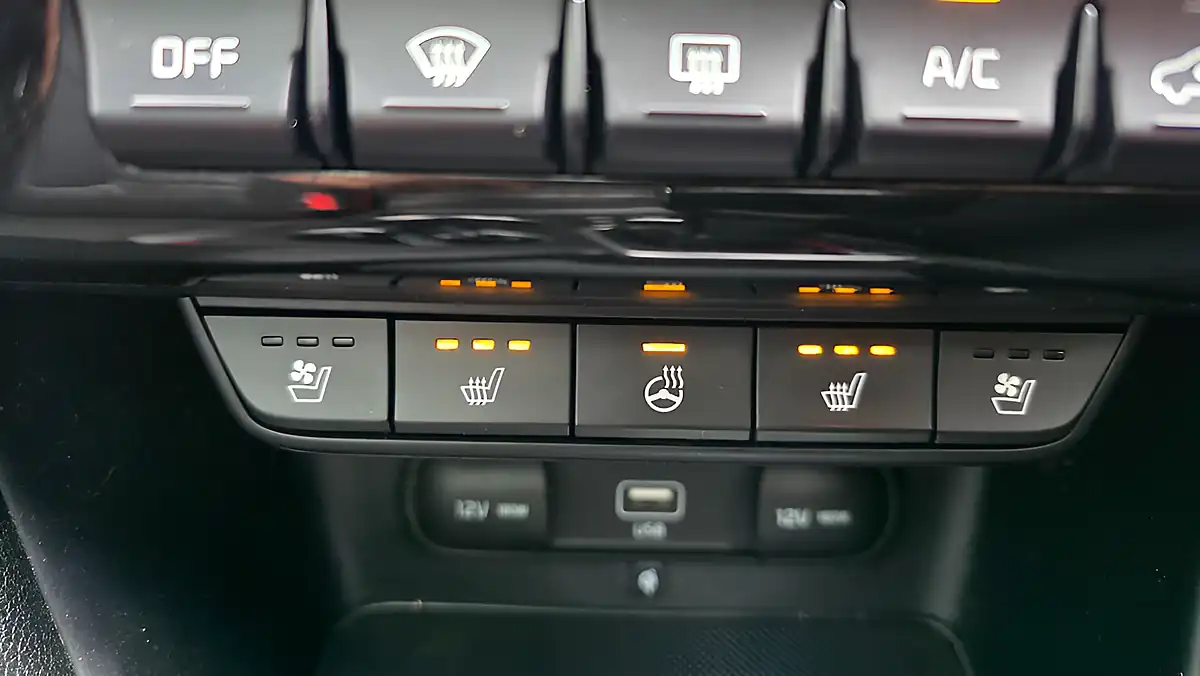 Used 2018 Kia Sportage GT-Line S Silver - Interior and Exterior details 14