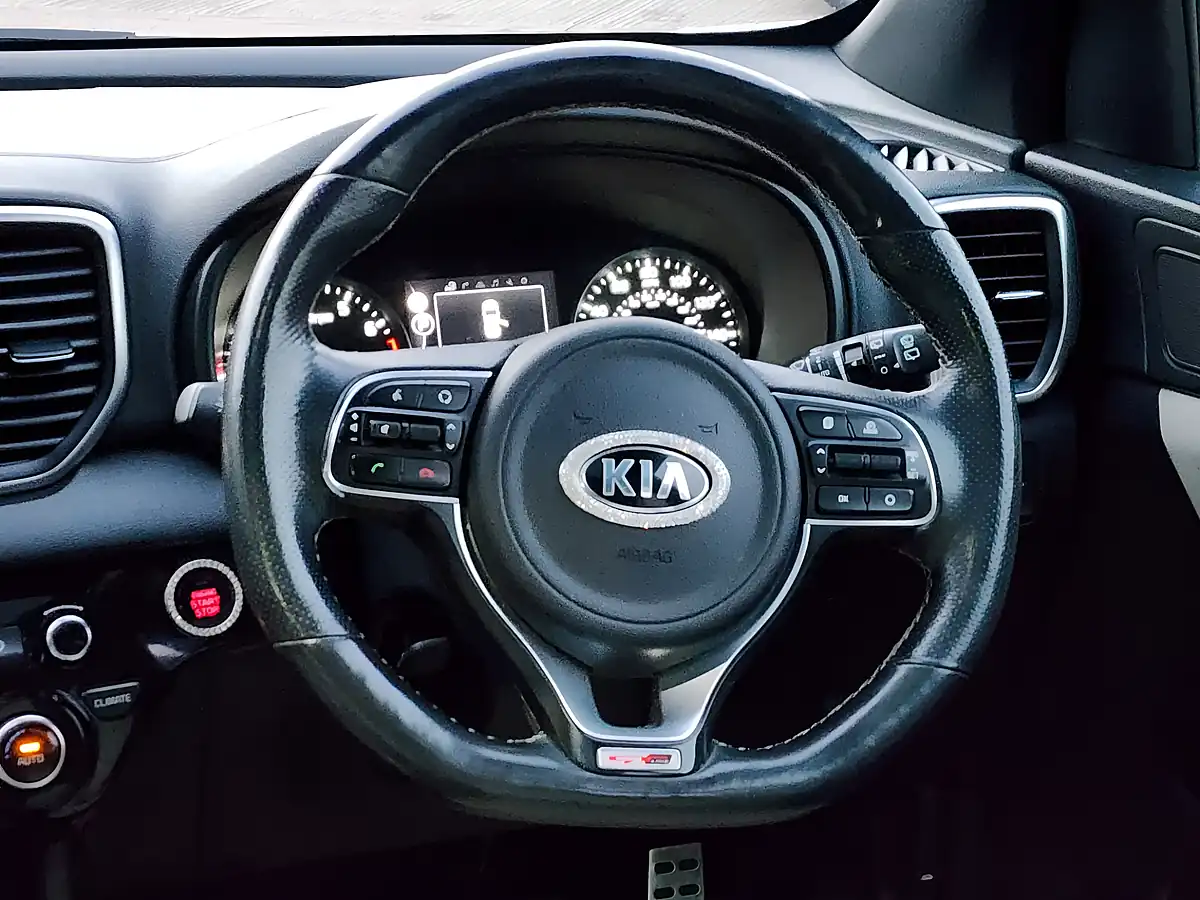Used 2018 Kia Sportage GT-Line S White - Interior and Exterior details 10