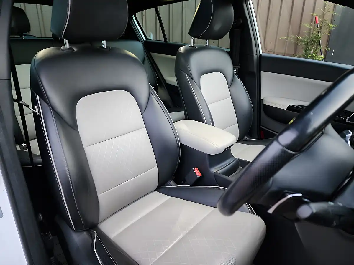 Used 2018 Kia Sportage GT-Line S White - Interior and Exterior details 7