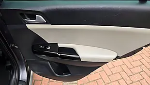 Used 2018 Kia Sportage GT-Line Silver - Interior and Exterior details 16