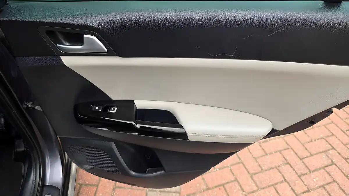 Used 2018 Kia Sportage GT-Line Silver - Interior and Exterior details 16