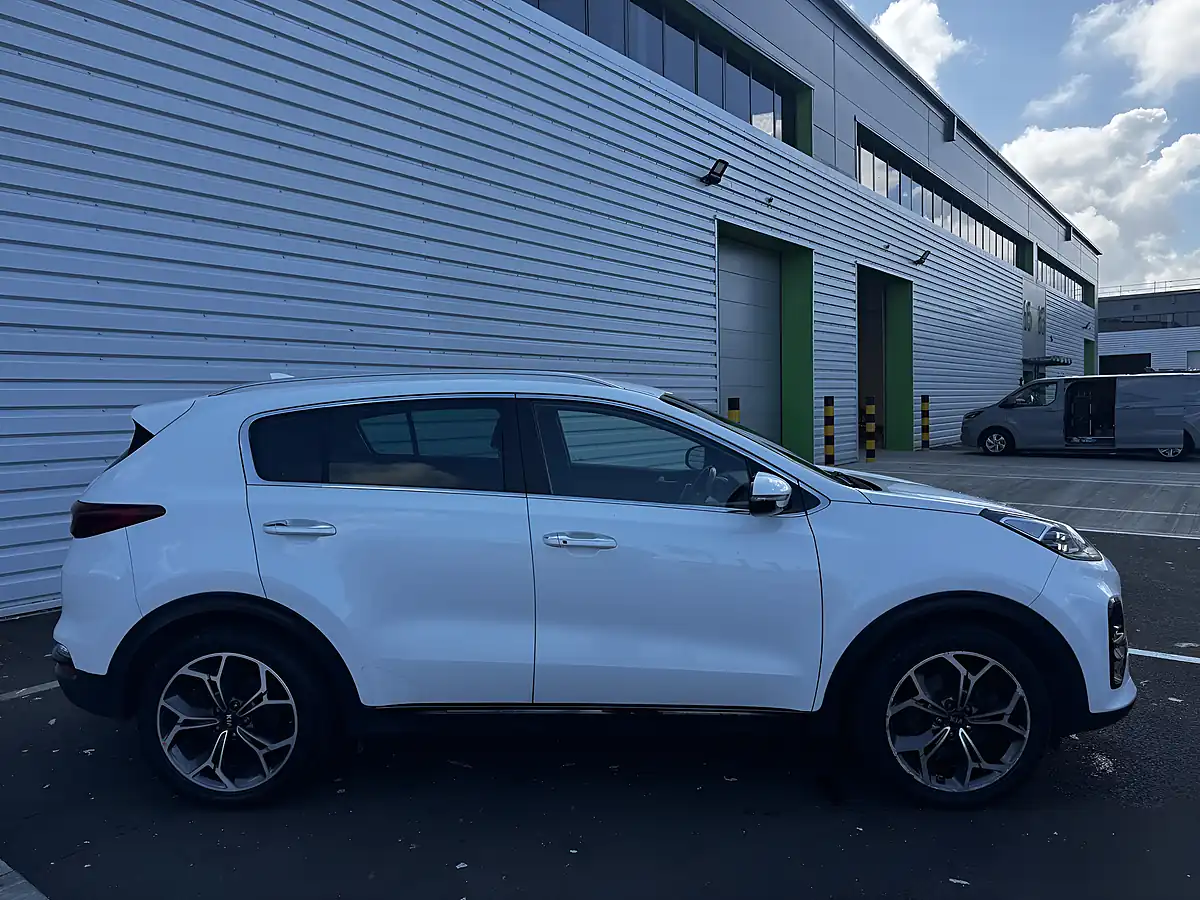 Used 2018 Kia Sportage GT-Line White - Interior and Exterior details 8