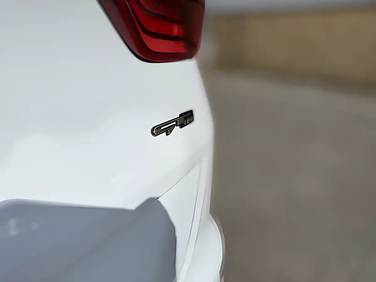 Used 2018 Kia Sportage GT-Line White - Interior and Exterior details 12