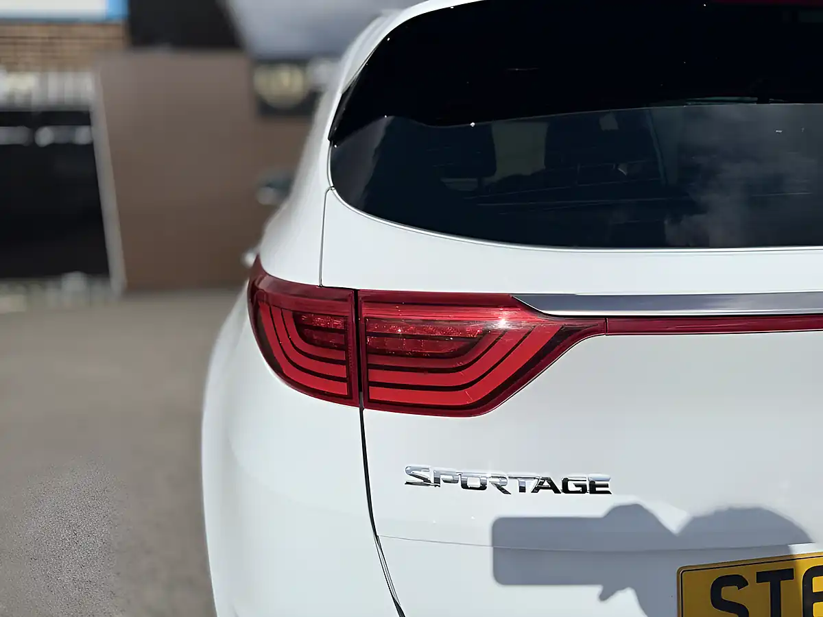 Used 2018 Kia Sportage GT-Line White - Interior and Exterior details 14