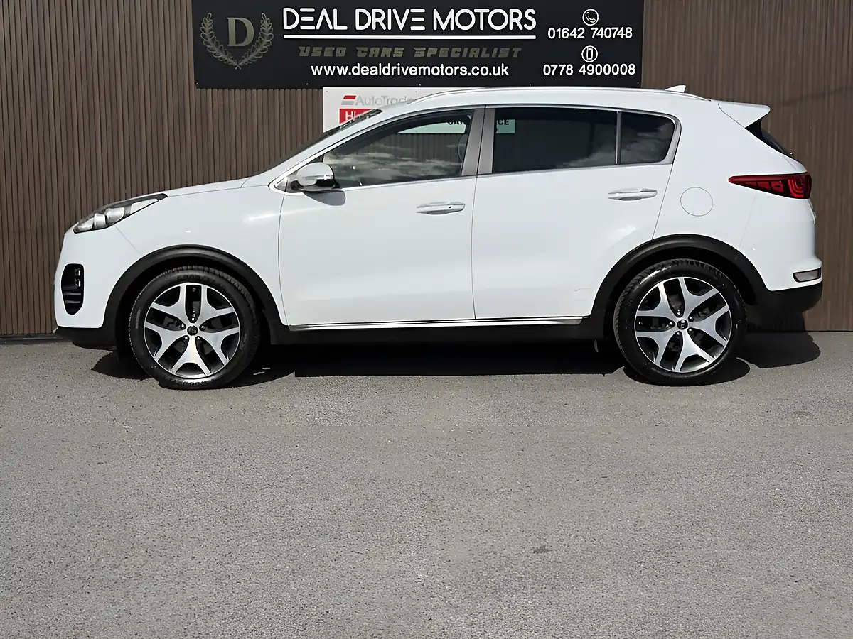 Used 2018 Kia Sportage GT-Line White - Interior and Exterior details 6