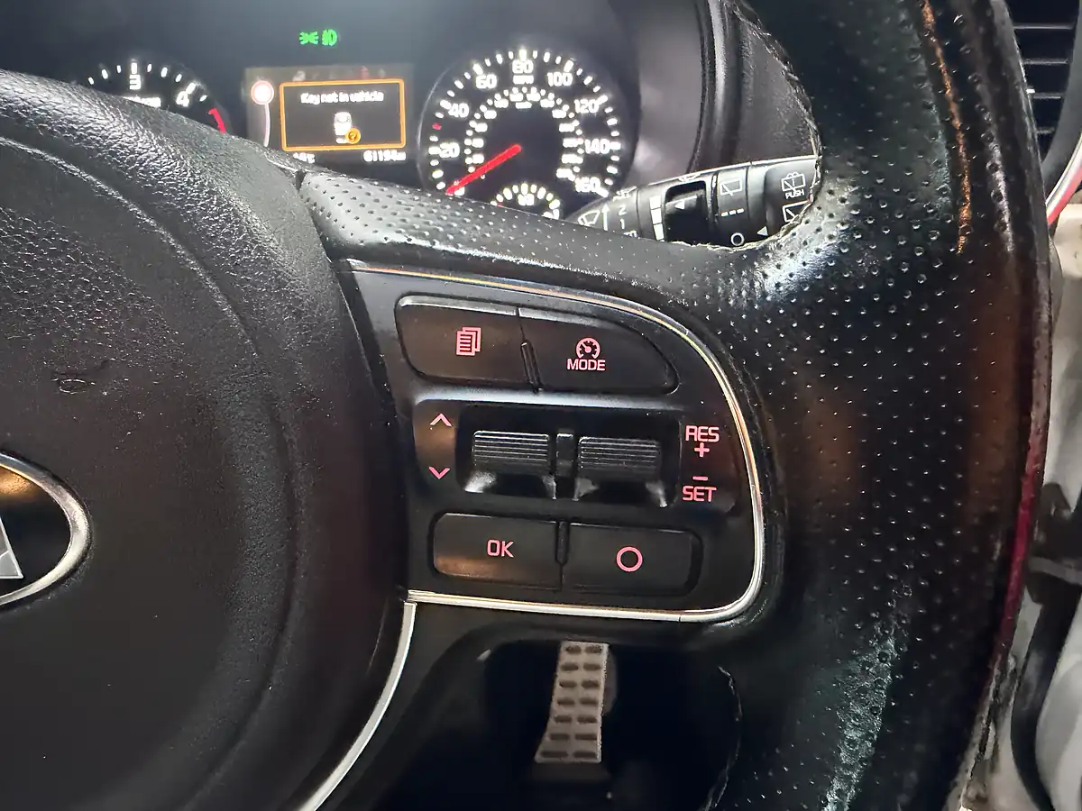 Used 2018 Kia Sportage GT-Line White - Interior and Exterior details 16