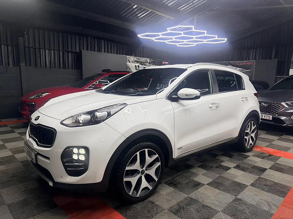 Used 2018 Kia Sportage GT-Line White - Interior and Exterior details 7