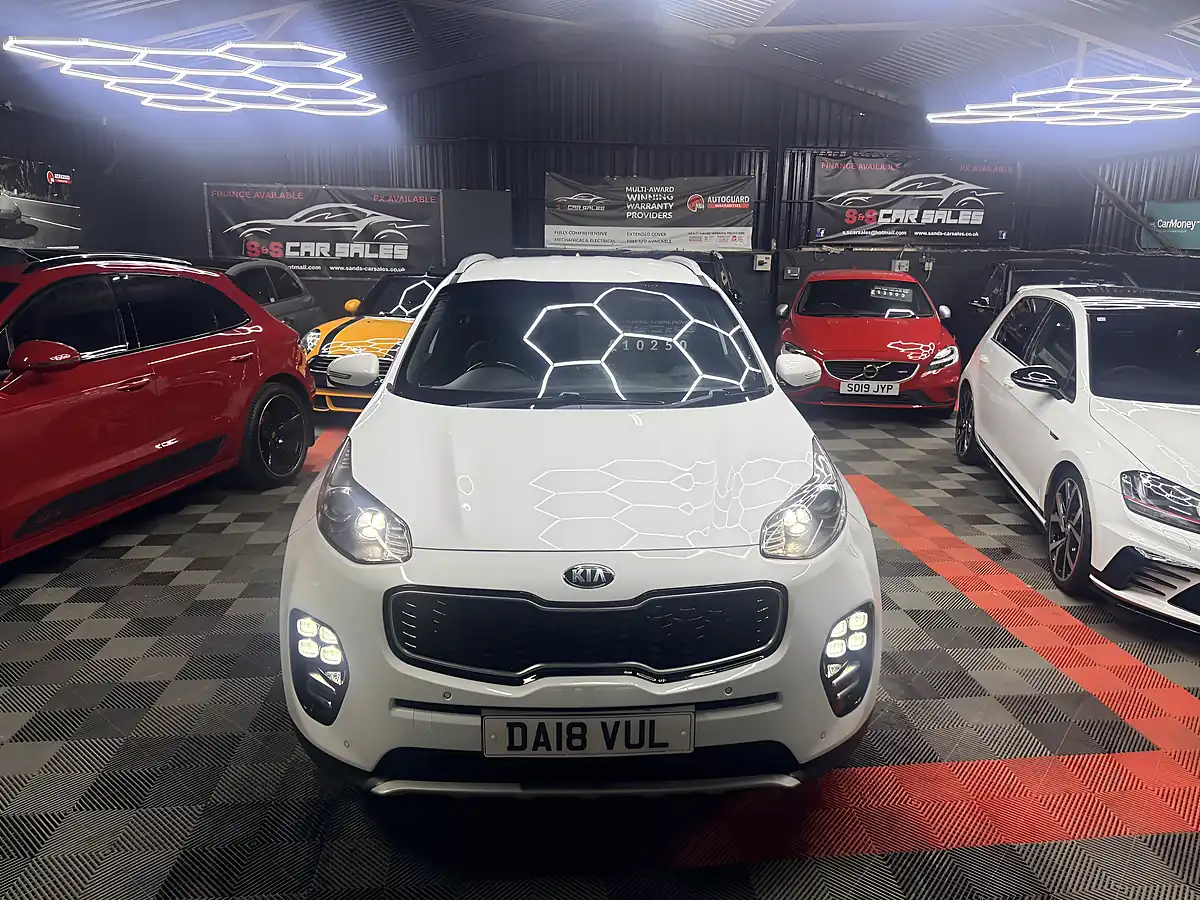 Used 2018 Kia Sportage GT-Line White - Interior and Exterior details 8