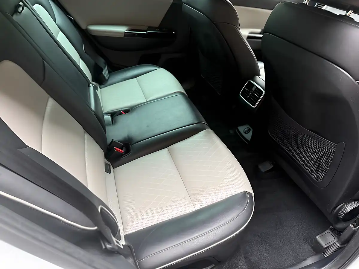 Used 2018 Kia Sportage GT-Line White - Interior and Exterior details 10