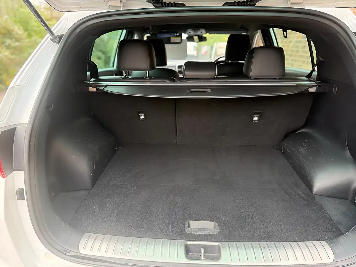 Used 2018 Kia Sportage GT-Line White - Interior and Exterior details 11