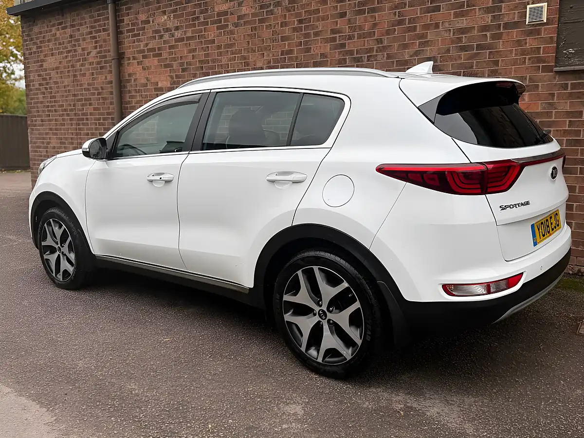 Used 2018 Kia Sportage GT-Line White - Interior and Exterior details 8