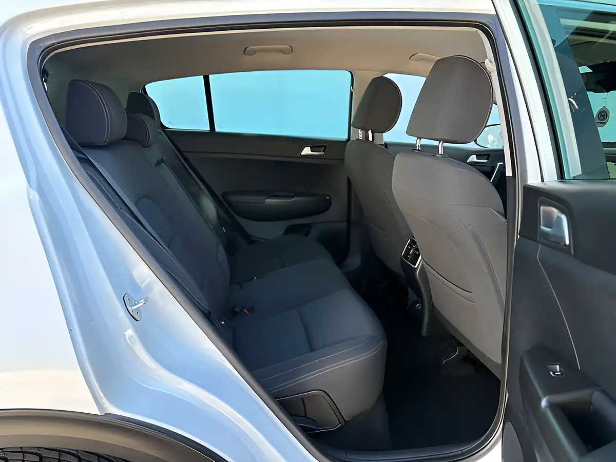 Used 2018 Kia Sportage Sportage 2 Arctic White - Interior and Exterior details 11