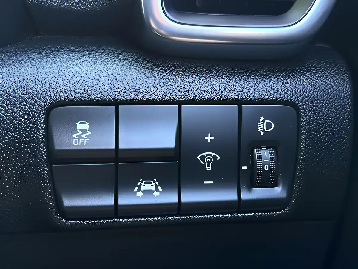 Used 2018 Kia Sportage Sportage 2 Arctic White - Interior and Exterior details 12