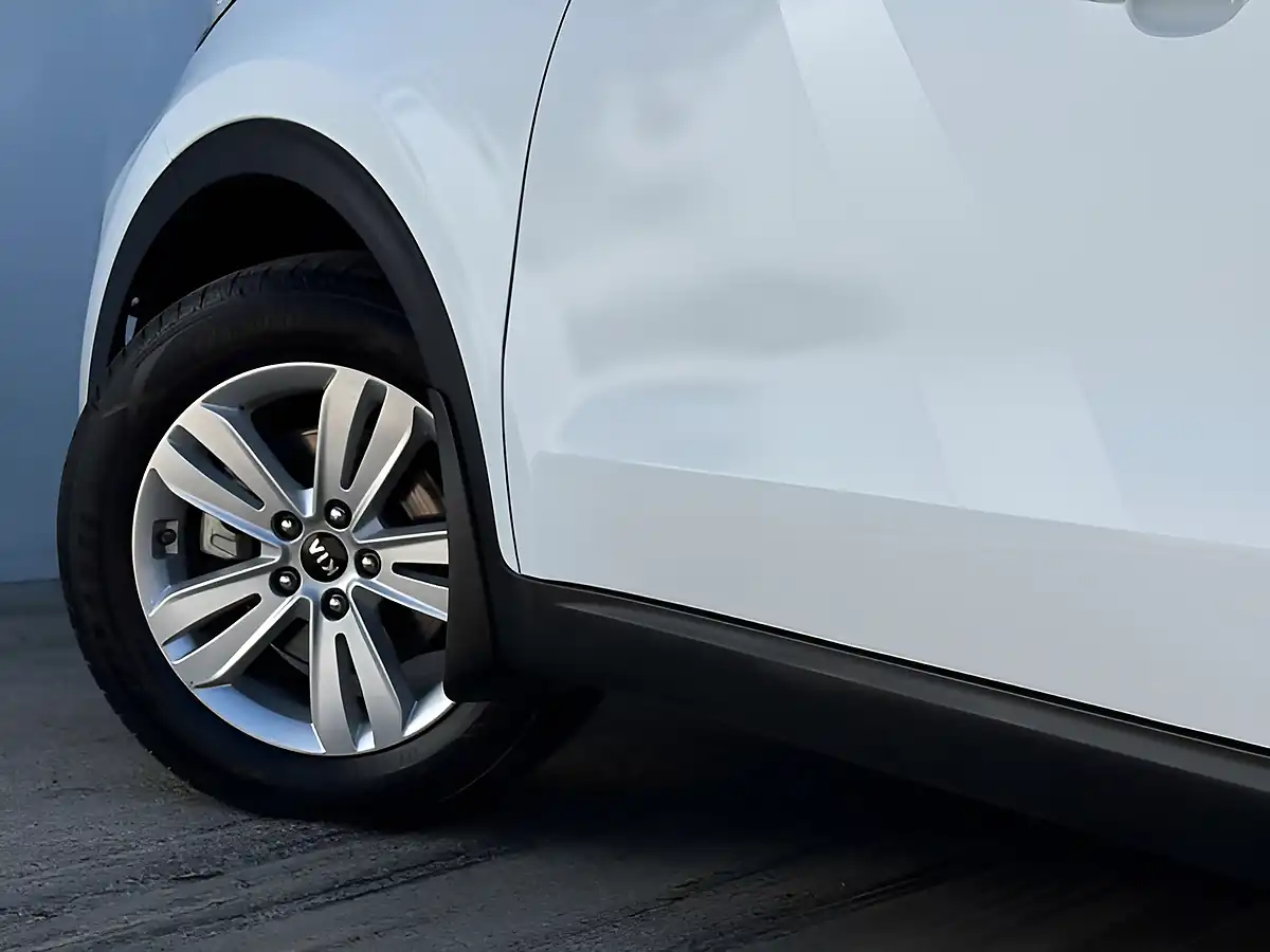 Used 2018 Kia Sportage Sportage 2 Arctic White - Interior and Exterior details 16