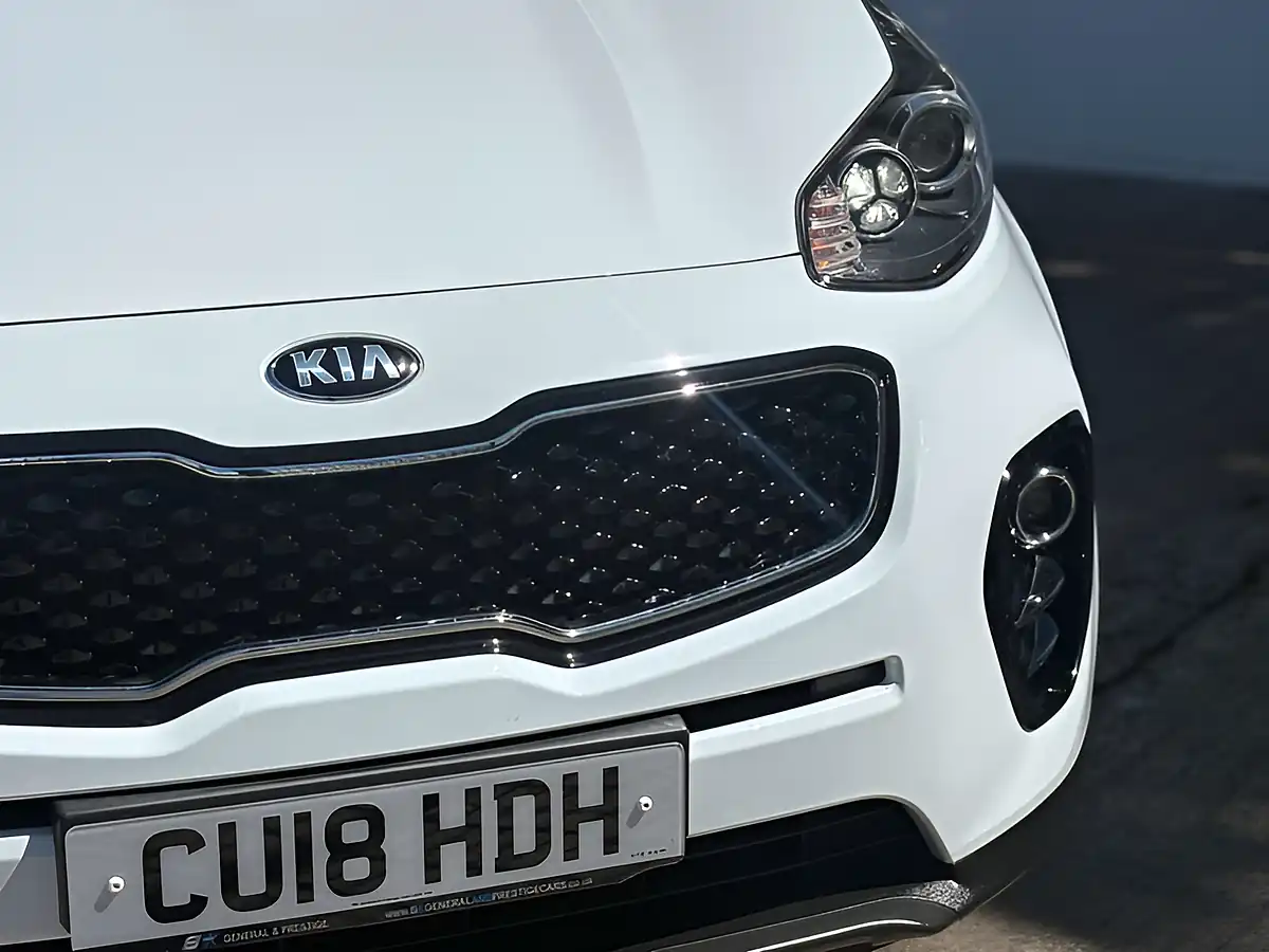 Used 2018 Kia Sportage Sportage 2 Arctic White - Interior and Exterior details 4