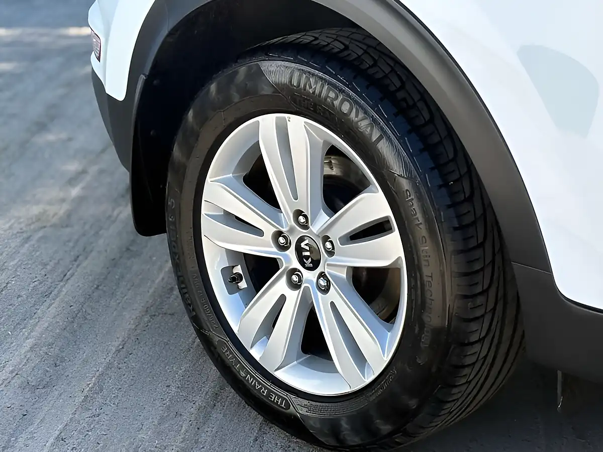Used 2018 Kia Sportage Sportage 2 Arctic White - Interior and Exterior details 6