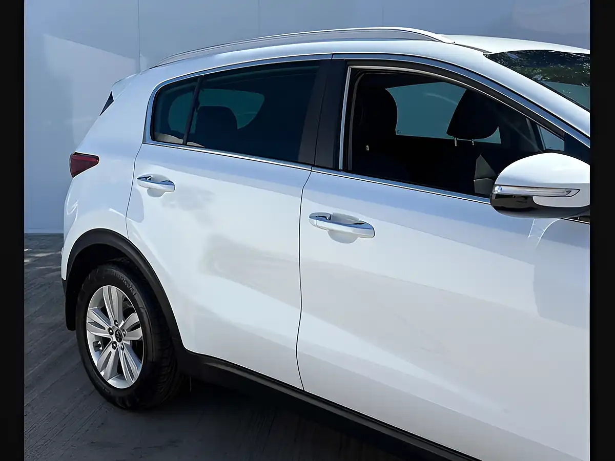 Used 2018 Kia Sportage Sportage 2 Arctic White - Interior and Exterior details 7