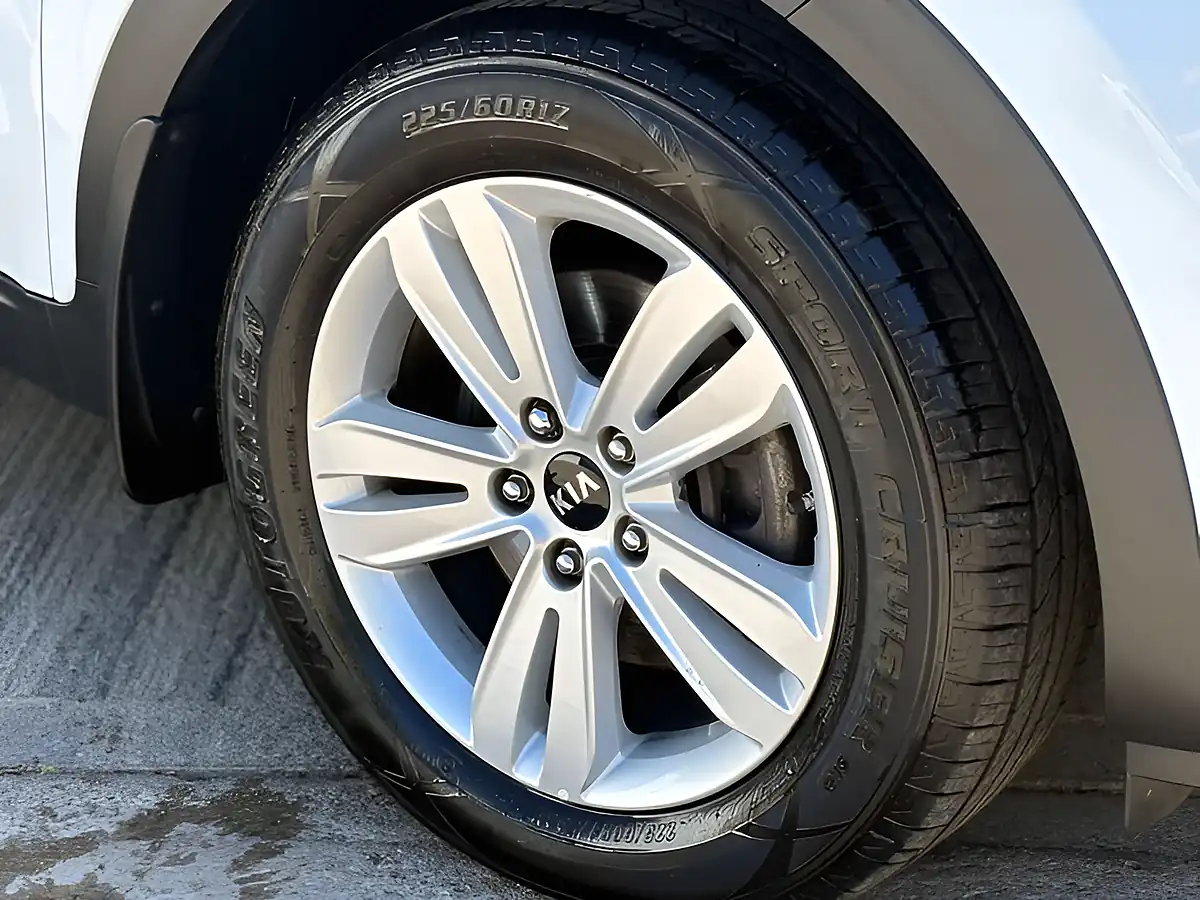 Used 2018 Kia Sportage Sportage 2 Arctic White - Interior and Exterior details 9