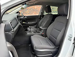 Used 2018 Kia Sportage Sportage 2 Isg White - Interior and Exterior details 10